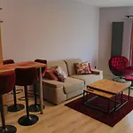 Elegance Red W Let's Sea Basen&spa Apartament *