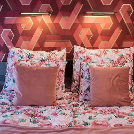 Elegance Red W Let's Sea Basen&spa *