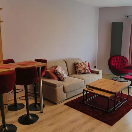 Elegance Red W Let's Sea Basen&spa Apartament *