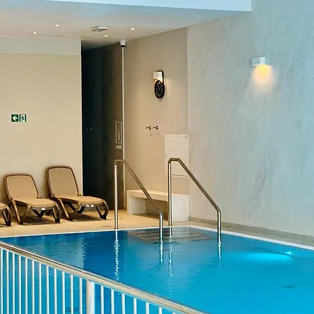 Apartment Elegance Red W Let's Sea Basen&spa