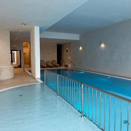 Elegance Red W Let's Sea Basen&spa Apartament Gąski
