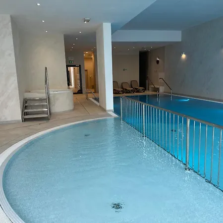 Apartament Elegance Red W Let's Sea Basen&spa Gąski