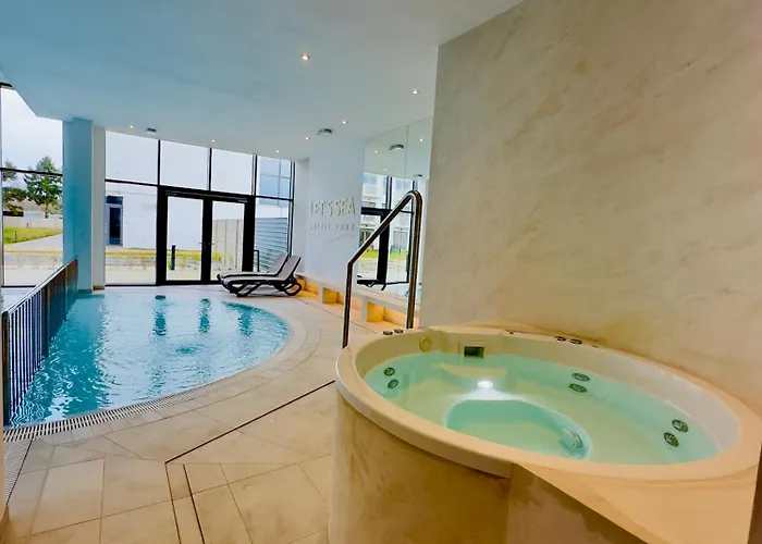 Elegance Red W Let's Sea Basen&spa Apartamento *